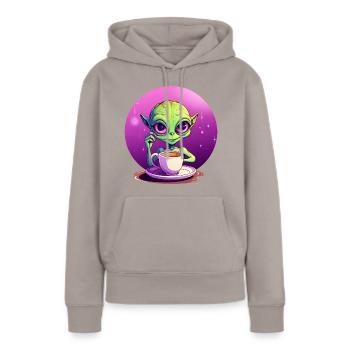 Mitternachts-Kaffee: Der grüne Alien-Trinker - Frauen Premium Bio Hoodie - Taupe - Vorne - Julia (174cm)