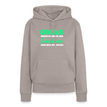 Oma Heldin für Enkelkinder - Frauen Premium Bio Hoodie - Taupe - Vorne - Julia (174cm)