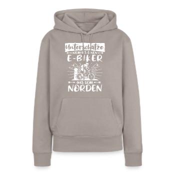 Norden Sprüche Nordener - Frauen Premium Bio Hoodie - Taupe - Vorne - Julia (174cm)