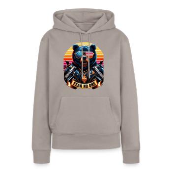Fear No One Bear - Frauen Premium Bio Hoodie - Taupe - Vorne - Julia (174cm)