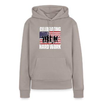 Célébration de la fête du Travail - Sweat à capuche Premium bio Femme - taupe - Devant - Julia (174cm)
