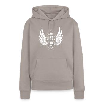 Koi-Karpfen bei Mitternacht: Nachtteich Magie - Frauen Premium Bio Hoodie - Taupe - Vorne - Julia (174cm)