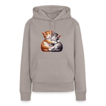 Zwei Kuschelnde Kätzchen in Liebevoller Umarmung - Frauen Premium Bio Hoodie - Taupe - Vorne - Julia (174cm)