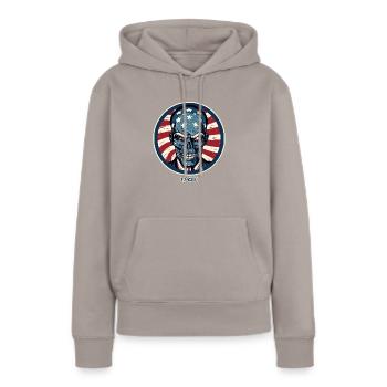 Der patriotische Totenkopf - Frauen Premium Bio Hoodie - Taupe - Vorne - Julia (174cm)