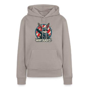 Anime Hase Soldat, Liebe machen, Krieg ist scheiße - Frauen Premium Bio Hoodie - Taupe - Vorne - Julia (174cm)