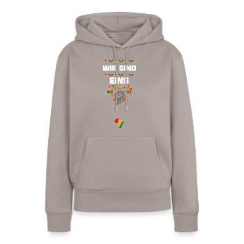 Wir sind eins - Frauen Premium Bio Hoodie - Taupe - Vorne - Julia (174cm)