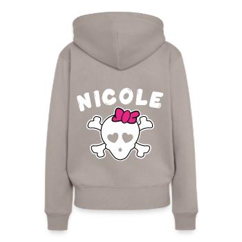 Piratin Nicole Design für Mädchen und Frauen - Frauen Premium Bio Hoodie - Taupe - Hinten - Julia (174cm)