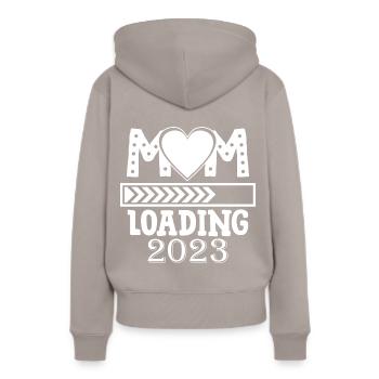 Maman chargeant 2023, future maman 2023 - Sweat à capuche Premium bio Femme - taupe - Dos - Julia (174cm)