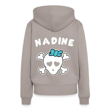 Pirate Nadine Design pour les filles et les femmes - Sweat à capuche Premium bio Femme - taupe - Dos - Julia (174cm)
