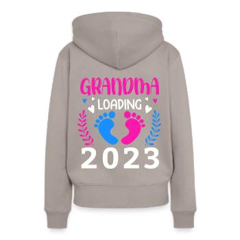 Grand-mère-à-être 2023 Grand-mère chargement 2023 Grand-mère - Sweat à capuche Premium bio Femme - taupe - Dos - Julia (174cm)