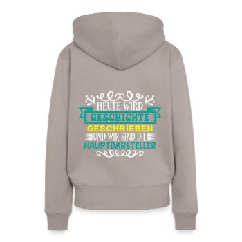Heute wird Geschichte geschrieben - Frauen Premium Bio Hoodie - Taupe - Hinten - Julia (174cm)