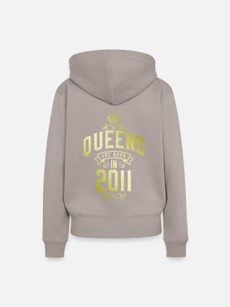 Queens born in 2011 - Frauen Premium Bio Hoodie - Taupe