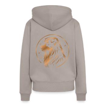 Traumhund Aussie kupfer - Frauen Premium Bio Hoodie - Taupe - Hinten - Julia (174cm)