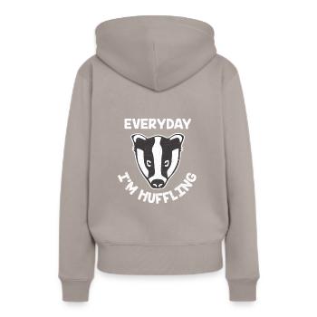 Dachs - Frauen Premium Bio Hoodie - Taupe - Hinten - Julia (174cm)