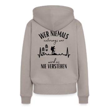 Wandern Berge Gebirge Bergsteigen-Wandern Spruch - Frauen Premium Bio Hoodie - Taupe - Hinten - Julia (174cm)