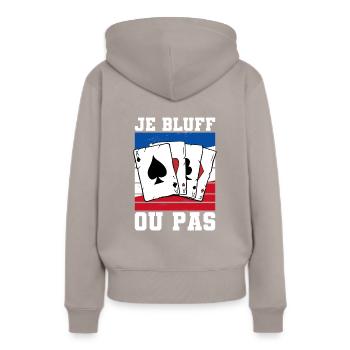 Je Bluff Ou Pas Poker Casino - Sweat à capuche Premium bio Femme - taupe - Dos - Julia (174cm)