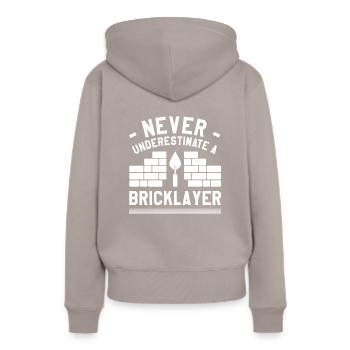 Unterschätzen Sie niemals einen Maurer Maurer Maurer - Frauen Premium Bio Hoodie - Taupe - Hinten - Julia (174cm)