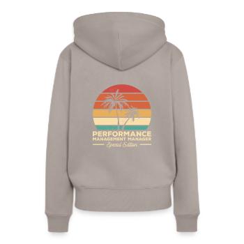 Responsable de la gestion de la performance vintage - Sweat à capuche Premium bio Femme - taupe - Dos - Julia (174cm)
