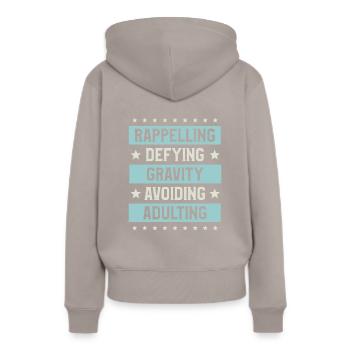 Abseilen, der Schwerkraft trotzen, Erwachsenwerden vermeiden - Frauen Premium Bio Hoodie - Taupe - Hinten - Julia (174cm)