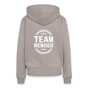 Team Mitglied - Frauen Premium Bio Hoodie - Taupe - Hinten - Julia (174cm)