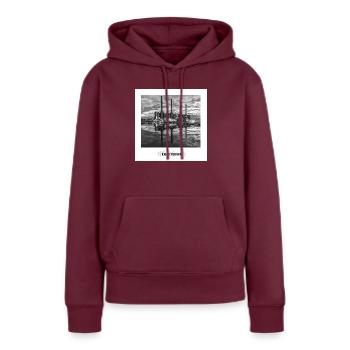 Kraftwerk Wolfsburg - Frauen Premium Bio Hoodie - Burgunderrot - Vorne - Julia (174cm)