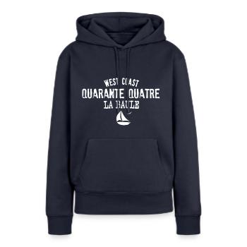 Quarante Quatre La Baule - Sweat à capuche Premium bio Femme - bleu marine - Devant - Julia (174cm)