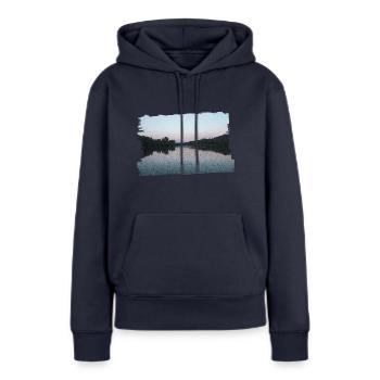 Lac le soir - Sweat à capuche Premium bio Femme - bleu marine - Devant - Julia (174cm)