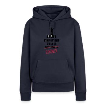 L'important c'est de participer,gagner - Sweat à capuche Premium bio Femme - bleu marine - Devant - Julia (174cm)