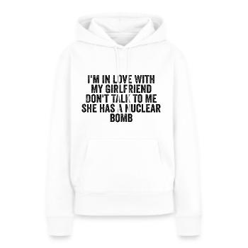 Ich bin verliebt in meine Freundin, sprich nicht mit mir - Frauen Premium Bio Hoodie - Weiß - Vorne - Julia (174cm)
