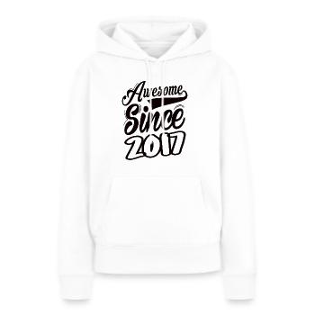 Awesome Since 2017 - Frauen Premium Bio Hoodie - Weiß - Vorne - Julia (174cm)