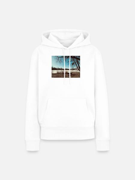 Winterlandschaft am See - Frauen Premium Bio Hoodie - Weiß