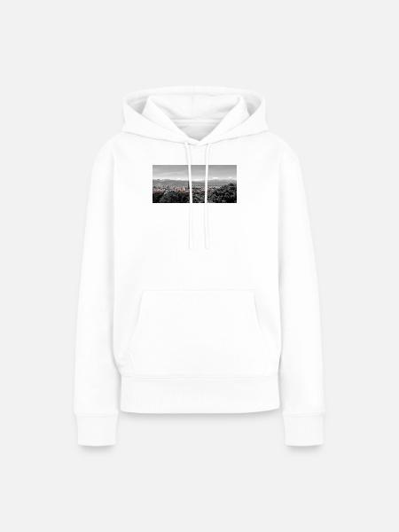 Stadtpanorama mit Bergen - Frauen Premium Bio Hoodie - Weiß
