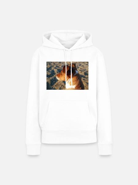 Profile of a dog on the beach looking out to sea - Women’s Premium Organic Hoodie - white