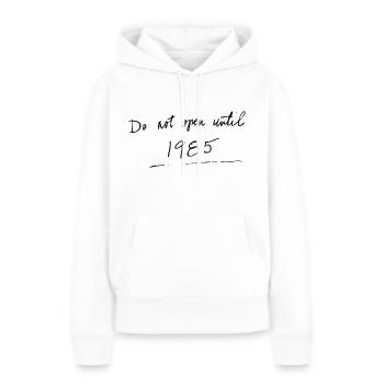 retour à la lettre - Sweat à capuche Premium bio Femme - blanc - Devant - Julia (174cm)