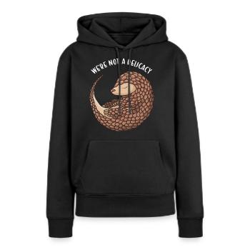 Nous ne sommes pas un pangolin délicat - Sweat à capuche Premium bio Femme - noir - Devant - Julia (174cm)