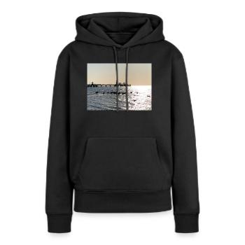 ostsee - Frauen Premium Bio Hoodie - Schwarz - Vorne - Julia (174cm)