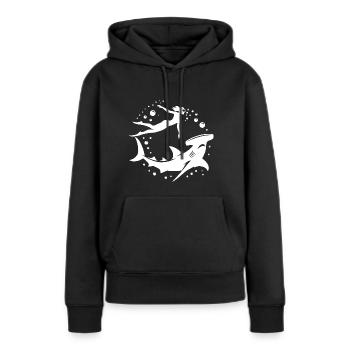 Hammerhai und Taucherin schweben Unterwasser - Frauen Premium Bio Hoodie - Schwarz - Vorne - Julia (174cm)