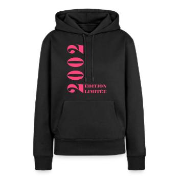 Edition limitée 2002 - Sweat à capuche Premium bio Femme - noir - Devant - Julia (174cm)