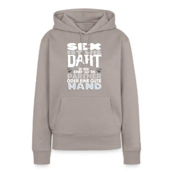 SEX IST WIE DART SPIELEN Darts Outfit Lustig 180 - Frauen Premium Bio Hoodie - Taupe - Vorne - Julia (174cm)