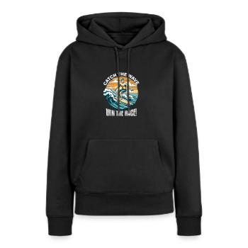 Wellenreiten mit dem Surfboard - Frauen Premium Bio Hoodie - Schwarz - Vorne - Julia (174cm)
