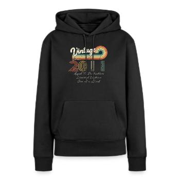 Jahrgang 2011 2011 - Frauen Premium Bio Hoodie - Schwarz - Vorne - Julia (174cm)