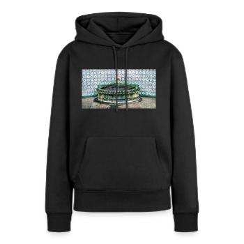 Fonte Mourisca fountain in Sintra, Portugal - Women’s Premium Organic Hoodie - black - Front - Julia (174cm)