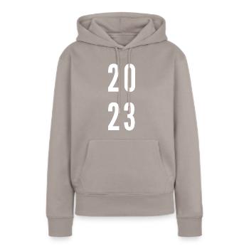 2023 Jahreszahl weiß - Frauen Premium Bio Hoodie - Taupe - Vorne - Julia (174cm)