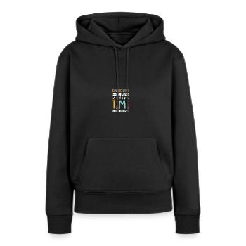 Soeur de l’USIN - Sweat à capuche Premium bio Femme - noir - Devant - Julia (174cm)