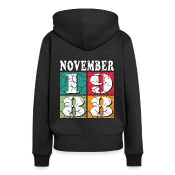 Novembre 1988 Anniversaire Novembre 1988 Novembre - Sweat à capuche Premium bio Femme - noir - Dos - Julia (174cm)