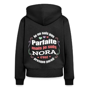 NORA PARFAITE - PRENOM NORA - Sweat à capuche zippé Premium bio Femme - noir - Dos - Julia (174cm)