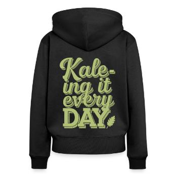 Kale-ing It Every Day - Vegan Vegetarier Design - Frauen Premium Bio Zip Hoodie - Schwarz - Hinten - Julia (174cm)