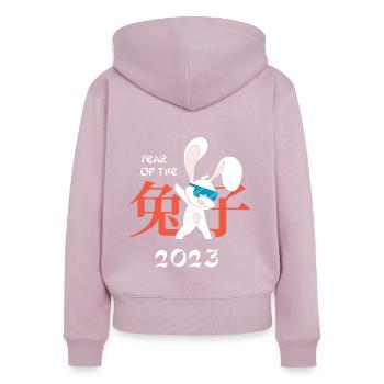 Joyeux Nouvel An chinois Lapin Dabbing Nouvel An - Sweat à capuche zippé Premium bio Femme - rose poudré - Dos - Julia (174cm)