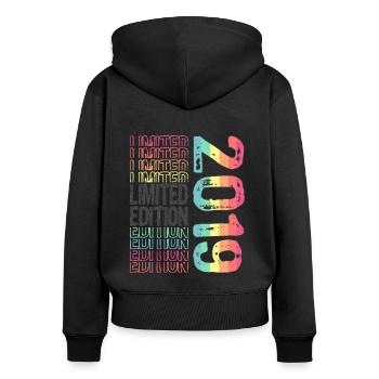 Limited Edition seit 2019 Geburtstag Vintage 2019 - Frauen Premium Bio Zip Hoodie - Schwarz - Hinten - Julia (174cm)