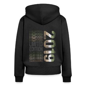 Limited Edition seit 2019 Geburtstag Vintage 2019 - Frauen Premium Bio Zip Hoodie - Schwarz - Hinten - Julia (174cm)